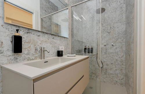 The Lake Giant with Lake View Renovated 2025 DesenzanoLoft Official Partner Homes & Villas by Marriott Bonvoy - Foto 35