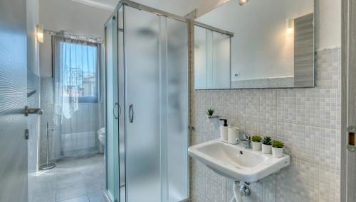 IzzHome Cozy Sunflowers - Photo 5, Shower