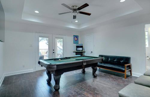 GORGEOUS 5-bd 4ba w Pool, Hot Tub, 2 kitchens, & Game Room Near Dallas Airports! - Foto 14