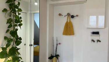 MyNestParis 2-BR in Center , Air Conditioner , Elevator, Free Parking - Photo 3