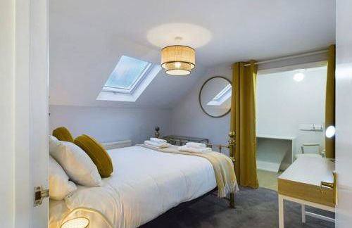 Central Eastbourne Escape with Rooftop Jacuzzi - Foto 9