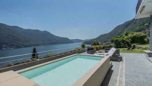 Villa Chiara Moltrasio With Private Garden by Rent all Como - Foto 1, sunbed