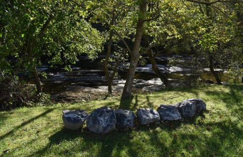 LA CASA AZUL, un oasis de calma, vistas impresionantes con PISCINA, SALTADOR, BARBACOA y acceso al río Asón - Foto 46