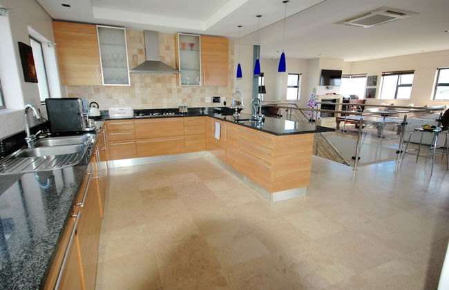 Oceana Villa Self Catering - Photo 8