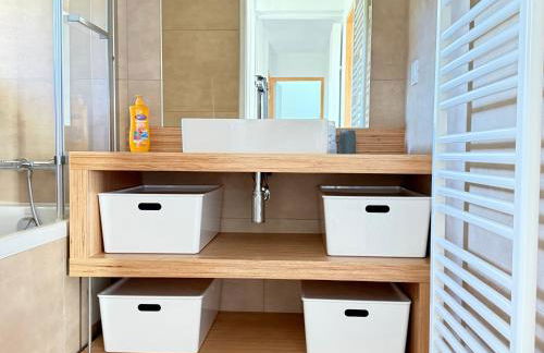 Le Pressoir, maison au calme, grand jardin, vue dégagée sur les champs, belle terrasse, 3 chambres, 2 sdb, 2 WC, parking privé, 5 kms de Bayeux et 7 kms plage d'Arromanches au coeur des plages du débarquement - Foto 22