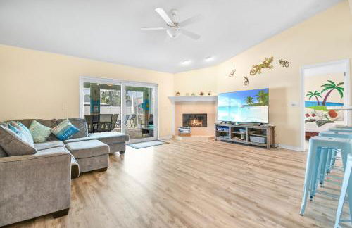 SaltyLux16 Heated Saltwater Pool, Near Beach, Honeymoon Island, Farmer market - Foto 67