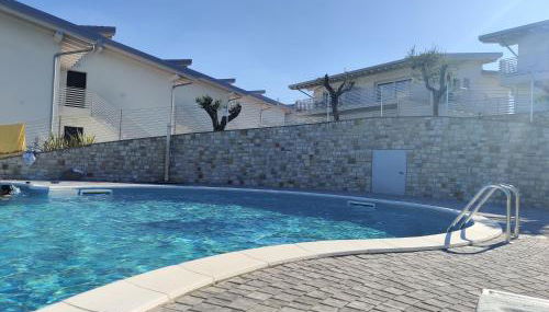 Bilocale in residence vista lago con piscina - Foto 2