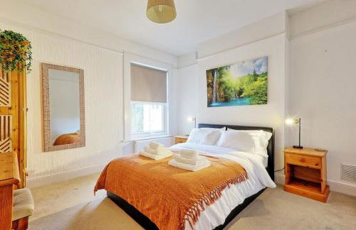 Cosy 2 Bedroom Flat Near Westcliff On Sea Beach & Hamlet Court Road - Foto 9