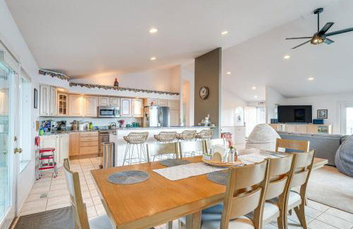 Inviting Great Falls Home with Wraparound Deck! - Foto 3