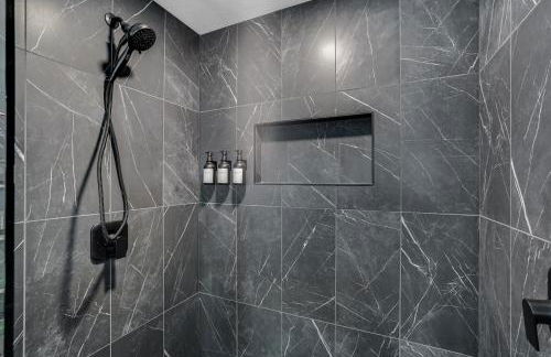 Riverfront! Family Friendly, Hot Tub, Fire Pit, EV - Foto 18