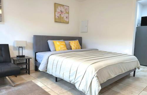 Molivu Homes Studio - PetFriendly - King Bed - W-D - Foto 13