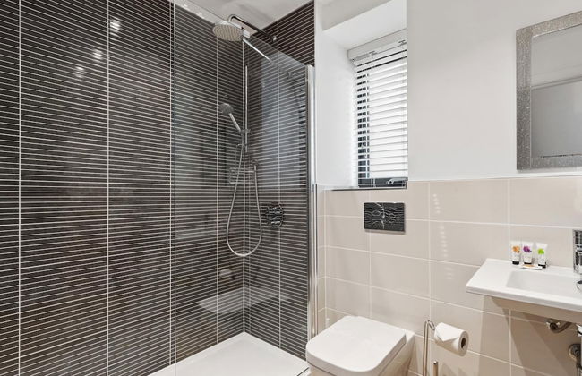 Apartment 8 Waterstone House - Luxury Apartment, Sea Views, Pet Friendly - Photo 25