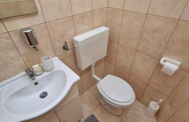 Sunny apartment with pool - Foto 15