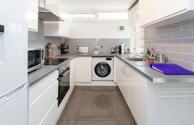 Spacious & Welcoming 4BD House - Kennington - Foto 27