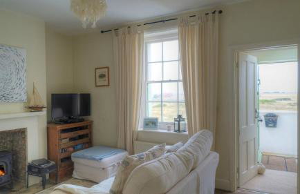 Coastguards Lantern - Photo 7