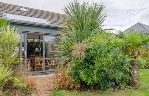 Architect designed spacious five bed house by sea - Foto 37