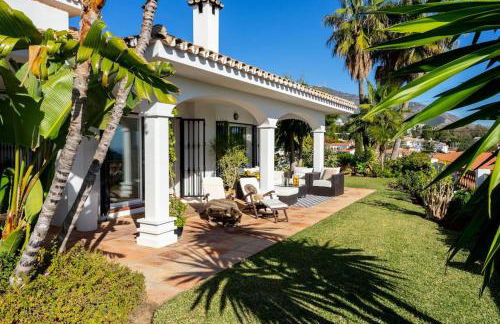 Urb Villa with pool by Costarentals- Ref 139 - Photo 14