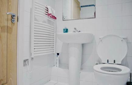 The Comfort Hub - Leeds Train Station - Foto 20