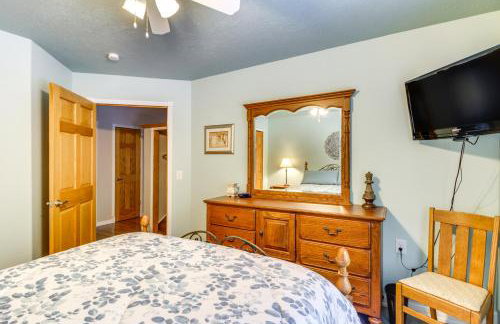 White Swan Lake Home Near Hiking and Snowmobiling! - Foto 21