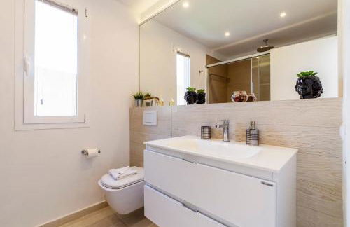 La Casa de Playa - piscina y jacuzzi a 50m del mar - Foto 46