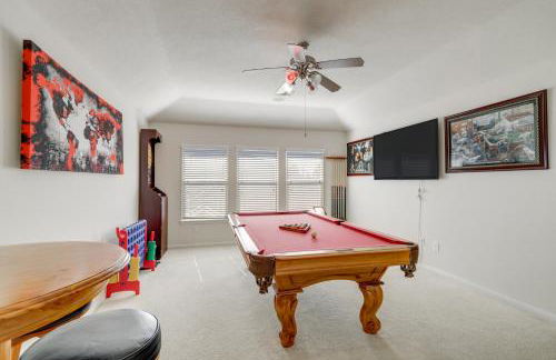 Lake-View Home with Pool Access in Legends Ranch! - Foto 19