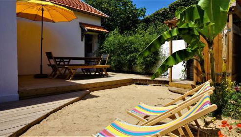 Ravissante maison 300 Mètres de la plage - Photo 5, Garden