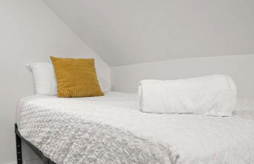 Charming 2nd-Floor Flat 3BR 2BA Free Parking - Foto 43