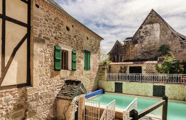 Spacious House With Heated Pool and Sauna - Photo 17