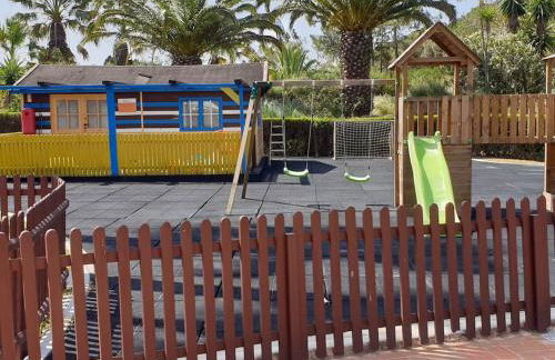 Stunning Villa with Pool & View near beach - Photo 24