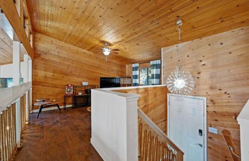 Lakefront, Private dock, ensuite-unit, King bed, Free EV charger, Boat Friendly - Foto 37