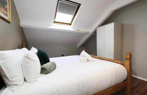 Modern Comfort 4 Bedrooms and Great Location - Foto 56