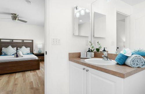 #370-Stunning 4 bed villa with south facing pool and spa with no rear neighbors - Foto 59