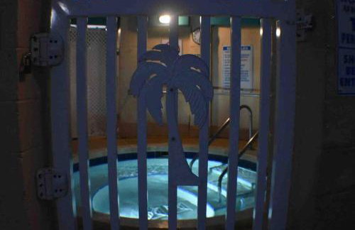 Pelican's Roost, Waterfront comfort at Venture Out - Foto 47