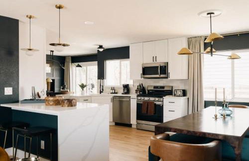 House of Noir Elan Stunning 6BR Designer Retreat - Photo 6