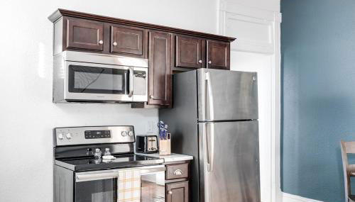 Quaint Escape for 2 Near Richmond Battlefield Park - Foto 4, stove, toaster