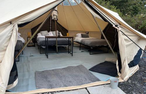 Cozy Hot Tent with Log Burner & Hot Tub Left Tent - Foto 2