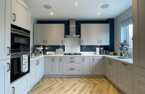 Luxury 3 Bedroom Home - 15mins to Birkdale Open - Foto 17