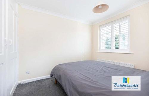 AUSTER CLOSE by BOURNECOAST - A Family Home with Garden and Parking - WIFI - HB9617 - Foto 15