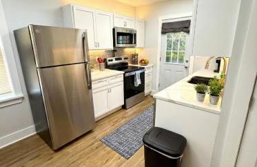 Cozy unit King bed & laundry - Foto 6