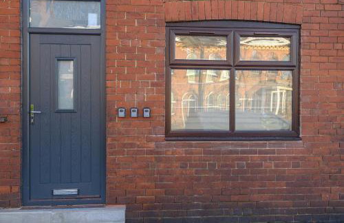 Suite in Leeds Shared Kitchen Parking2 - Pass the Keys - Photo 17