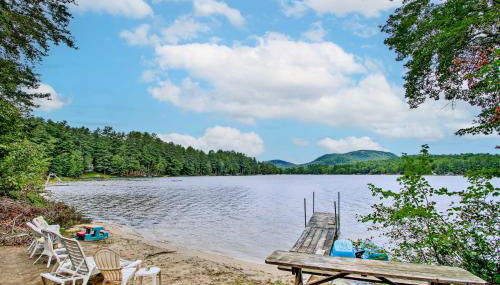 Hartford Cottage with Private Beach on Bear Pond! - Foto 2