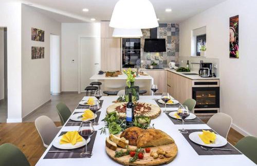 Villa Luxury Dream, Indoor Heated Pool, 7 persons, Sea Views, Omiš - Foto 24