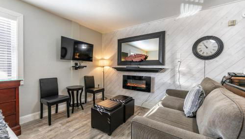 Partial Lake View Stunning Deluxe King Studio #125 at Donner Lake Village - Foto 3