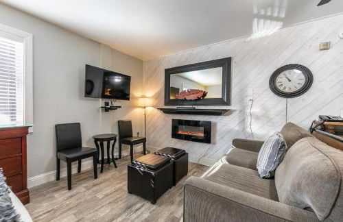 Partial Lake View Stunning Deluxe King Studio #125 at Donner Lake Village - Foto 3