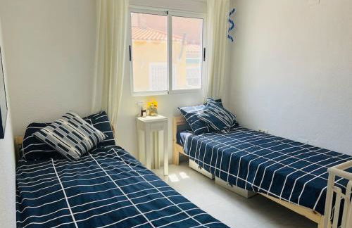 Sunny, South-Facing & Welcoming - Foto 15