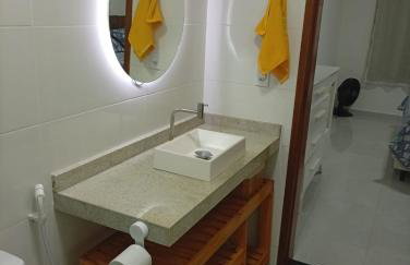 Casa ampla e nova à 400m da praia - Foto 24