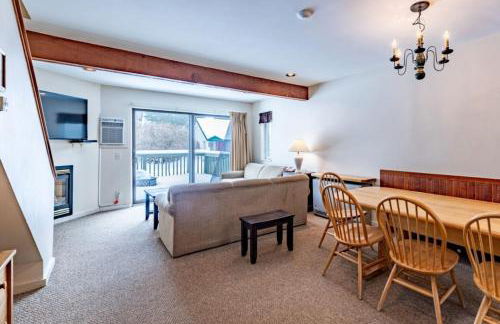 4BR Private Townhouse at Smugglers' Notch Resort condo - Foto 10