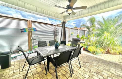 2 Fins Up, Beach Home, Private Pool , Golf Cart, 6 beds - Foto 31