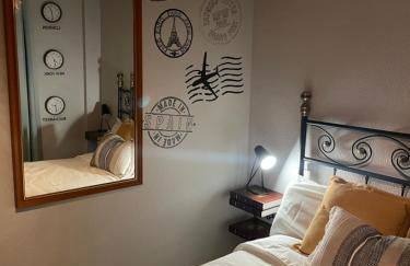 Traveler's Beach Apartment with sea view, free coffee & parking - Photo 13