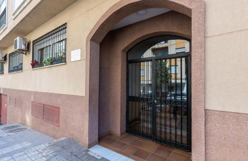 Holidays2Malaga Capuchinos French balconies, private parking, WiFi & Air con - Photo 36